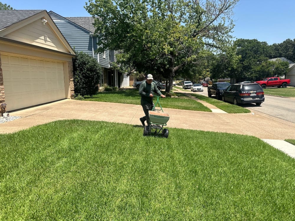 Fort Worth lawn fertilization service.